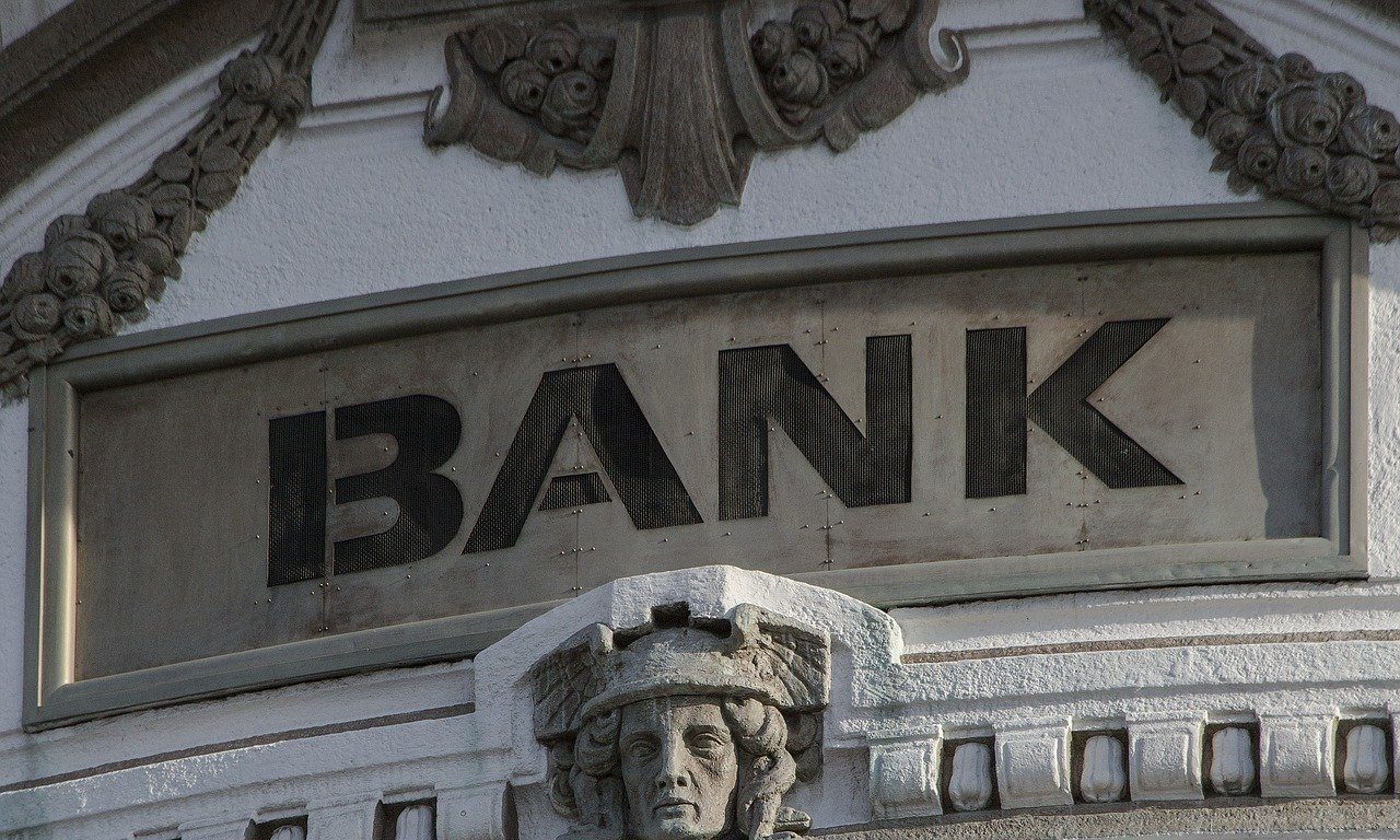 bank, money, finance-2907728.jpg