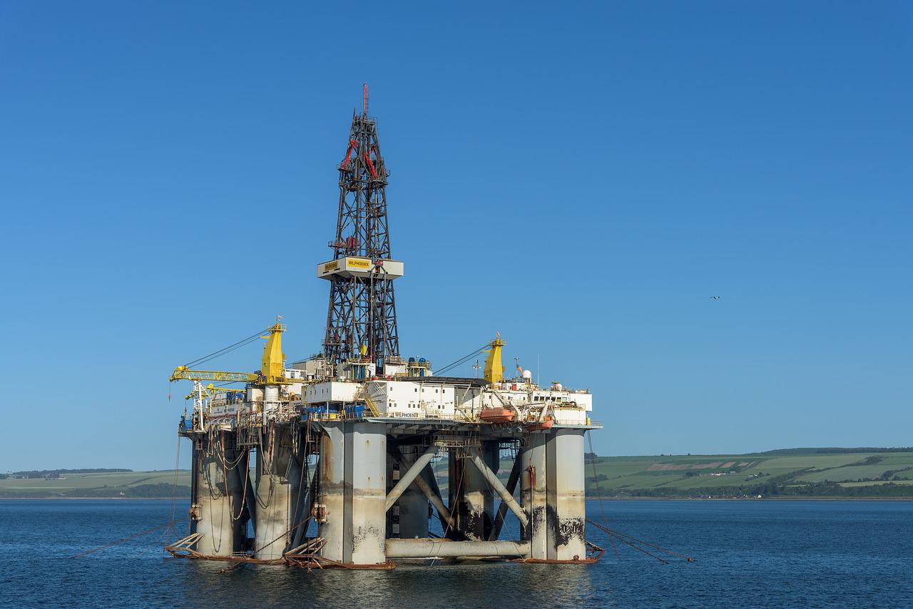 oil rig, scotland, cromarty firth-3522594.jpg