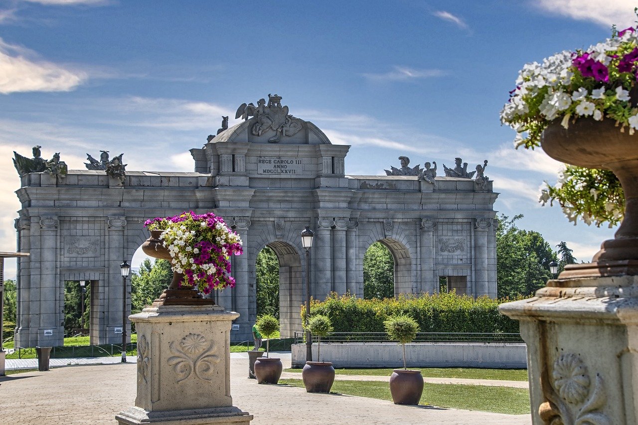 monument, park, clouds-8172623.jpg