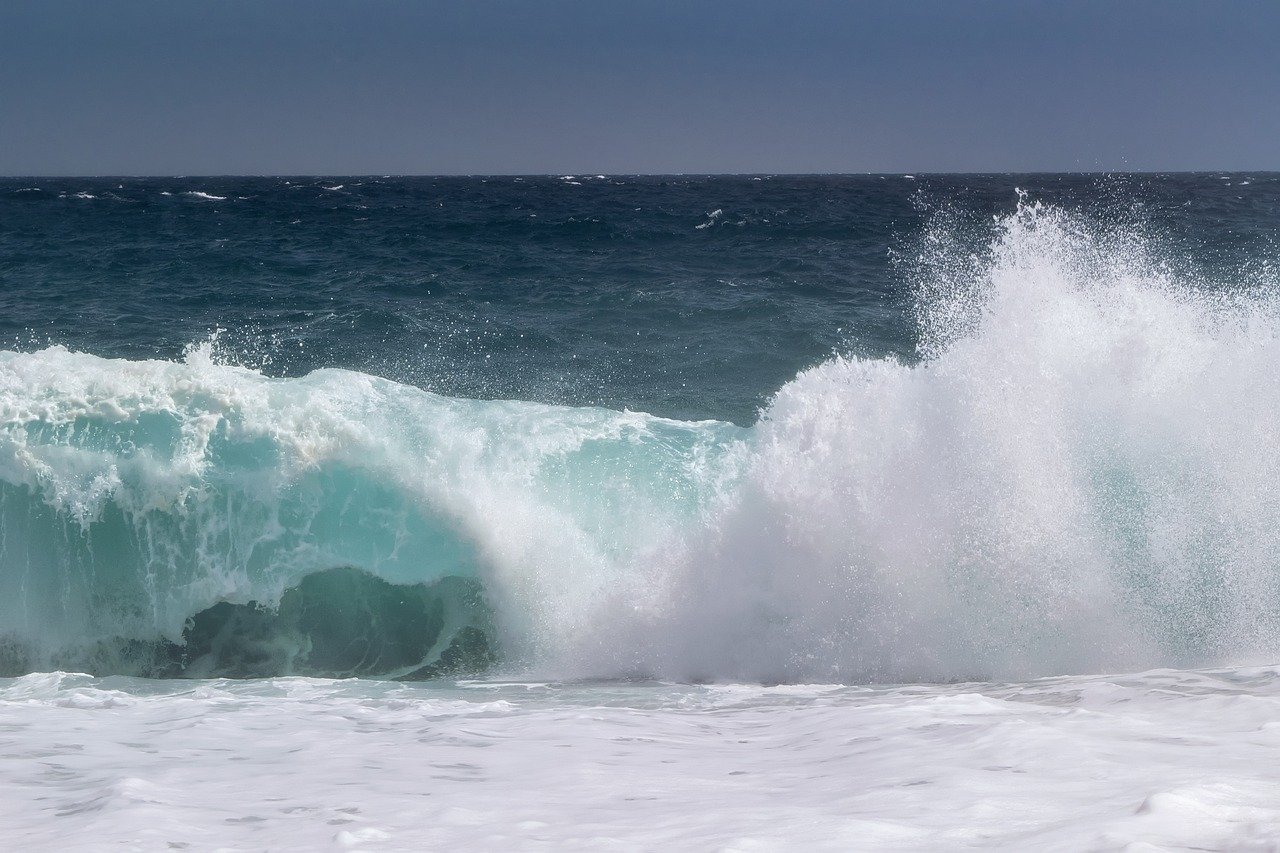 sea, waves, foam-8386269.jpg