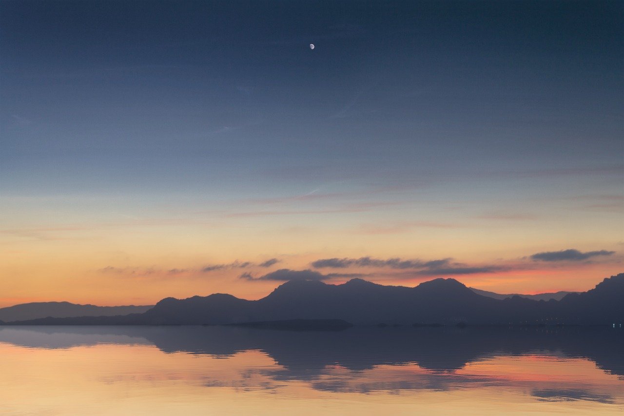 dusk, moon, mountains-8413240.jpg